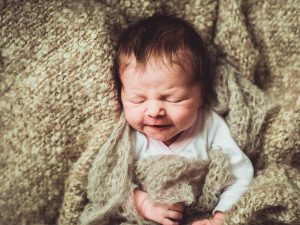 neugeborenen Fotos mit Gefühl