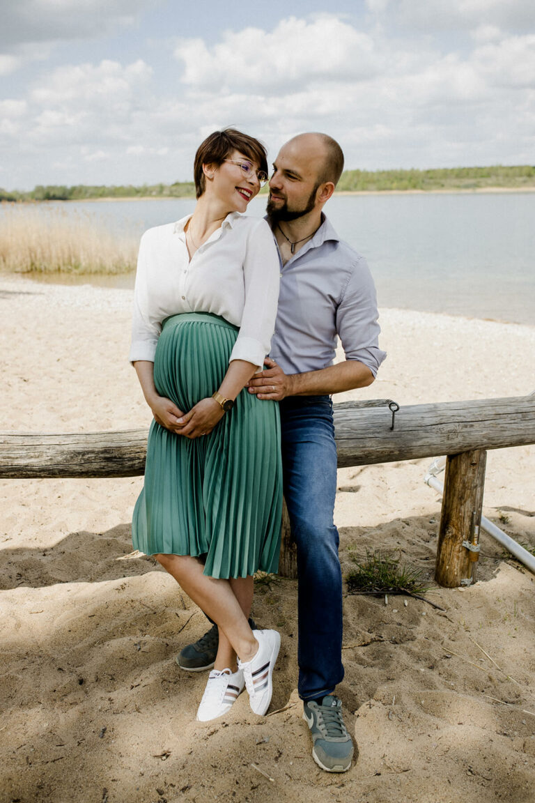 Babybauchbilder in Leipzig am Strand