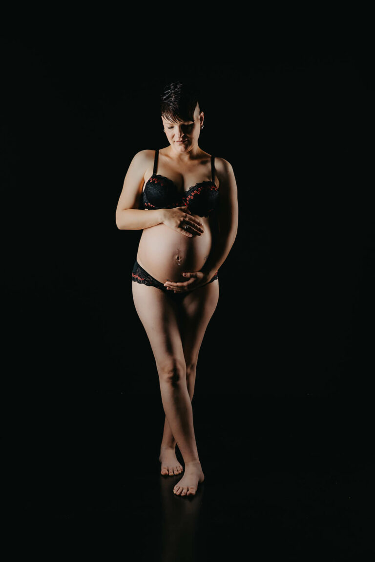 Babybauchfoto allein