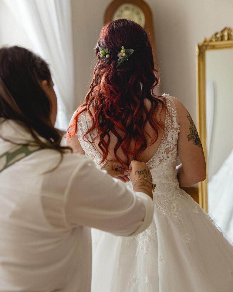 Ankleiden Braut Hochzeitsfoto