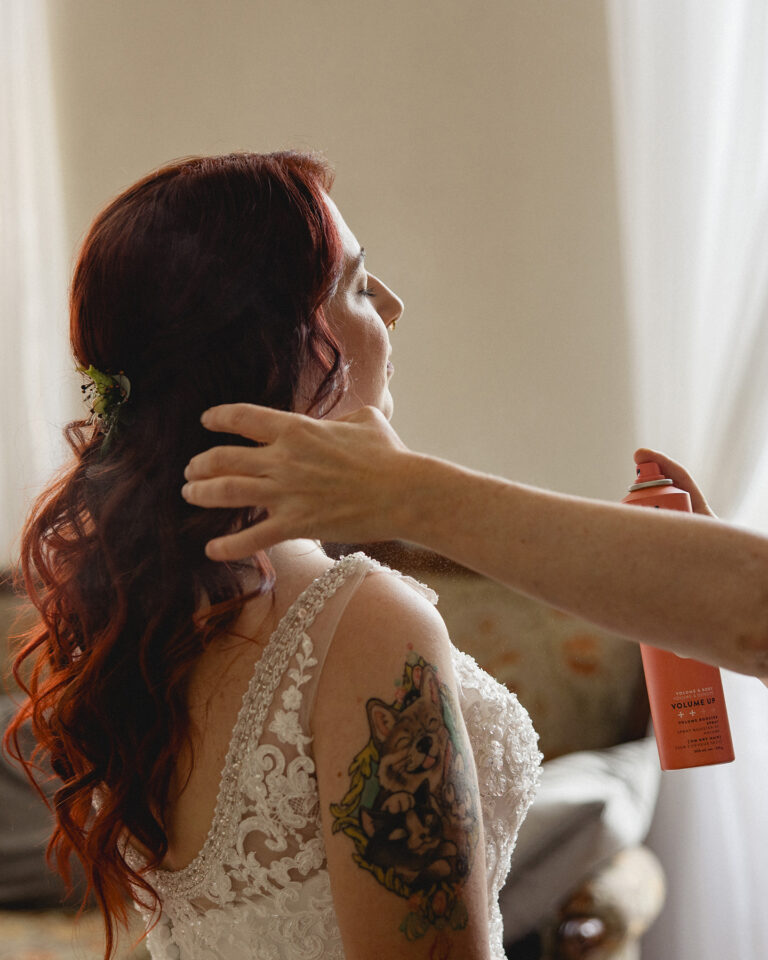 Liebevolle Hochzeitsvorbereitungsbilder