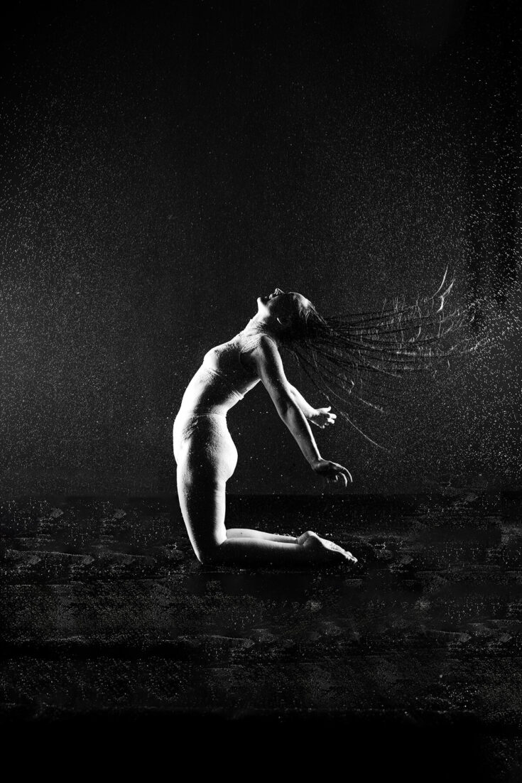 Sinnliches-Fotoshooting-im-Regen