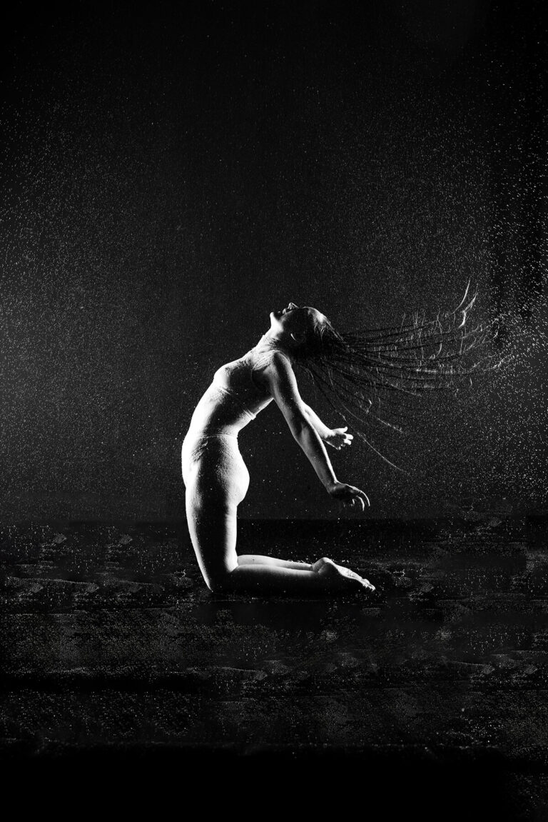 Sinnliches-Fotoshooting-im-Regen